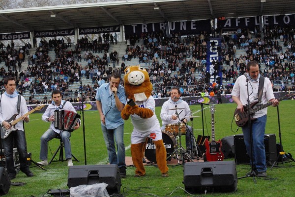 Animation musicale d'avant match Aviron Bayonnais Castres